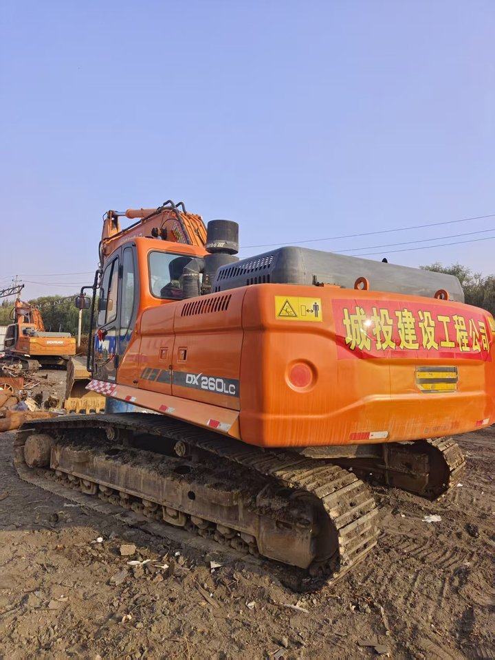 1月11日巴彦淖尔某企业处置机械设备斗山DX260挖掘机一辆网络拍卖公告