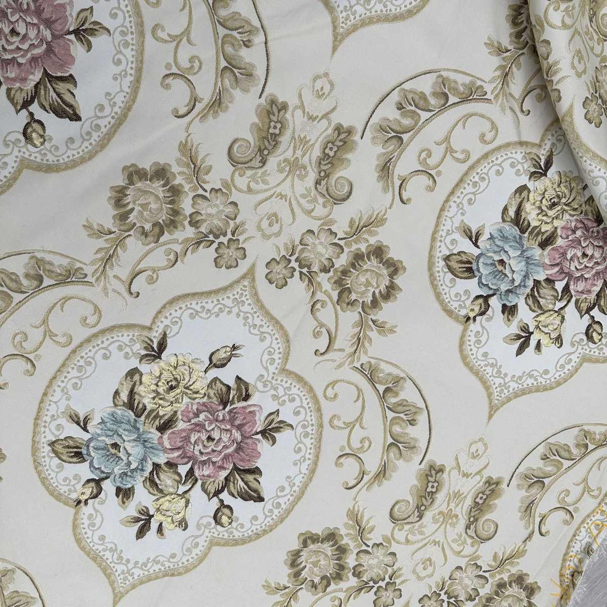 厂家现货供应欧式大花色织提花面料 窗帘沙发抱枕坐垫布 门幅140