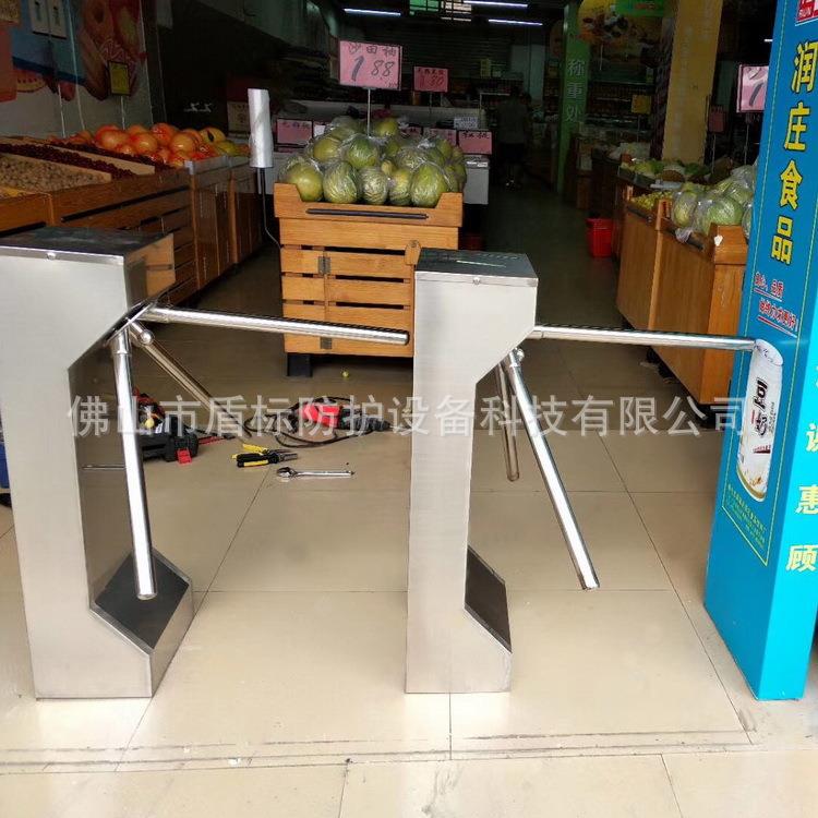 超市门口手动单项通道门 景区游乐场所入口单向立式三辊转闸门