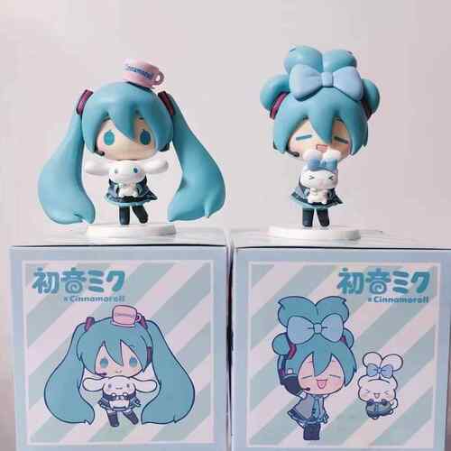 Q版2款初音未来miku手办景品公仔桌面摆件礼物车载国产手办