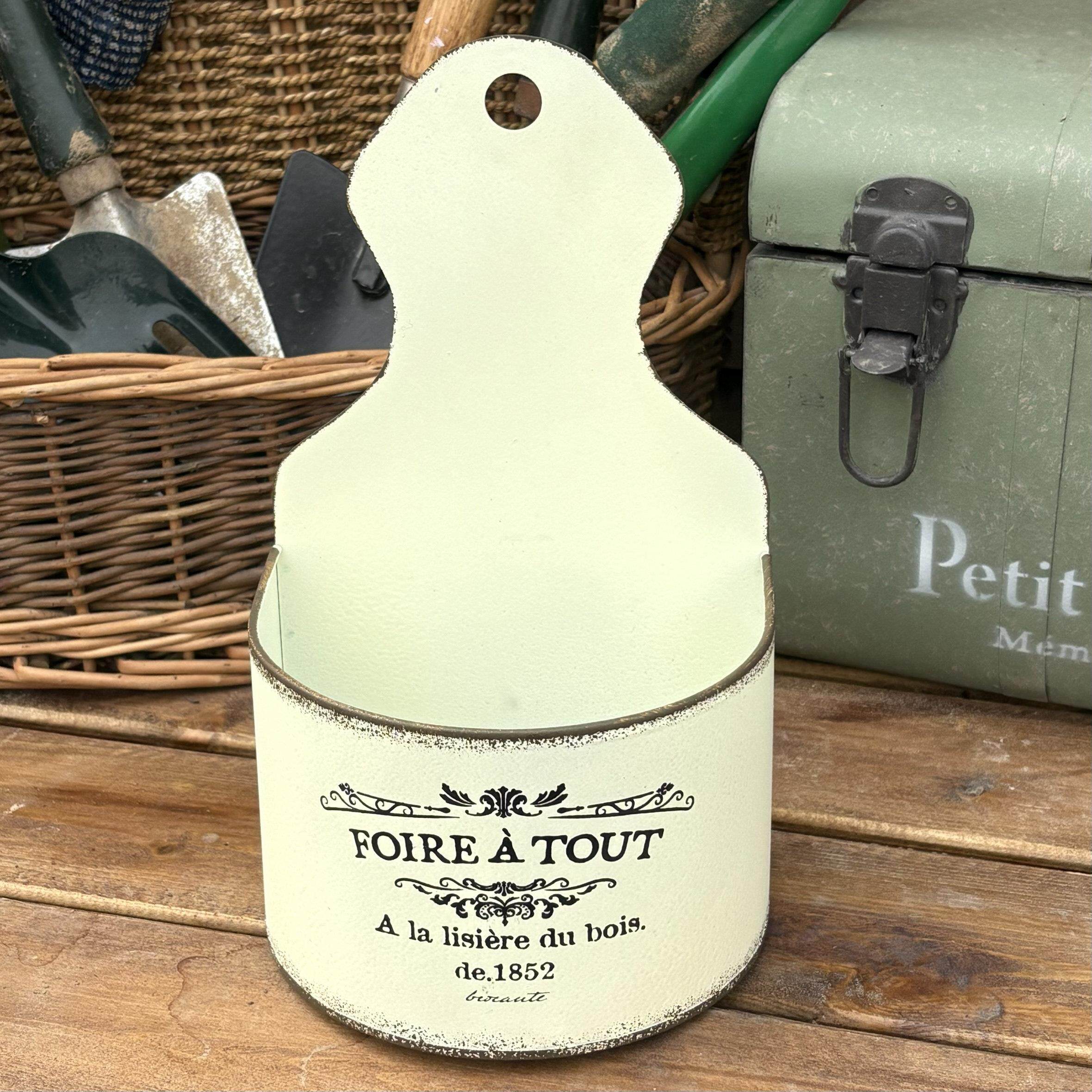 采购产品阳台铁半圆形壁挂式花盆铁制花盆园艺挂锅装饰装饰品杂货