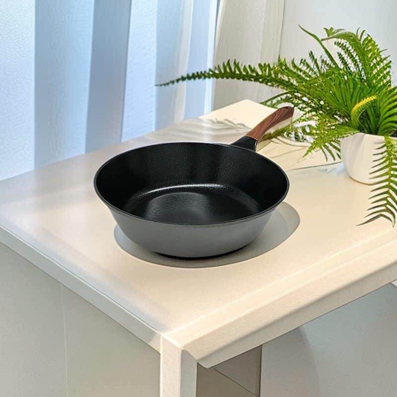 韩国进口钛合金石墨烯不沾锅30cm家用炒锅平底多用轻便不累手无烟