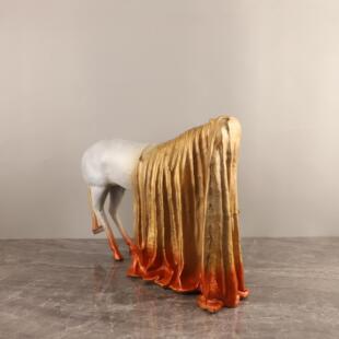 简约现代抽象动物雕塑马摆件售楼处样板房客厅玄关家居艺术品装 饰