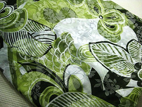 296D  高支纱绿色叼印花棉布  门幅 140cm 11元半米