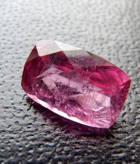 【寂寞五岁】玫瑰粉碧玺戒面裸石1.75ct