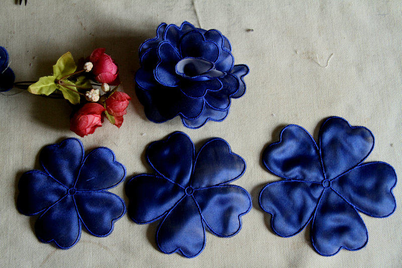 特价214D 日单 深宝蓝色 多层立体大花朵叶片 6元3片一组