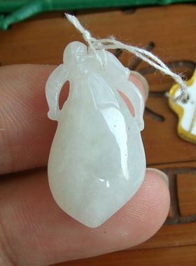 86777玉琳阁翡翠 实物拍 进口缅甸 天然翡翠A货小福瓜吊坠