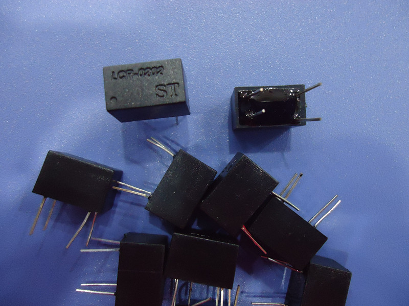 LCR-0202 線性光電耦合器 DIP腳 4腳 黑色 可直拍 原裝全新