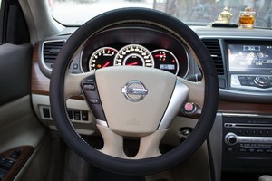 中号PU磨砂仿皮夏季白圈汽车方向盘套四季通用把套