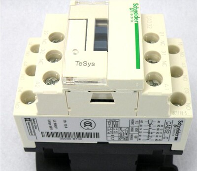 原产施耐德(上海) 接触器式中间继电器 CAD32B7C CA-D32B7C AC24V