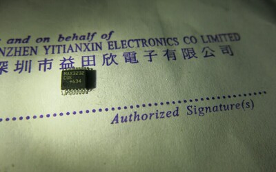 MAX3232CUE MAX3232CUE  MAX3232专业进口元件