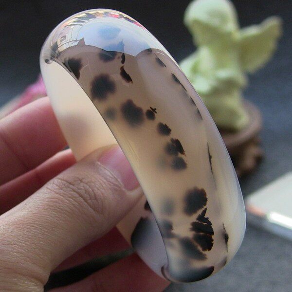 天然巴西玛瑙手镯/原色无优化/白玉髓/超大灵性水草环绕/收藏品