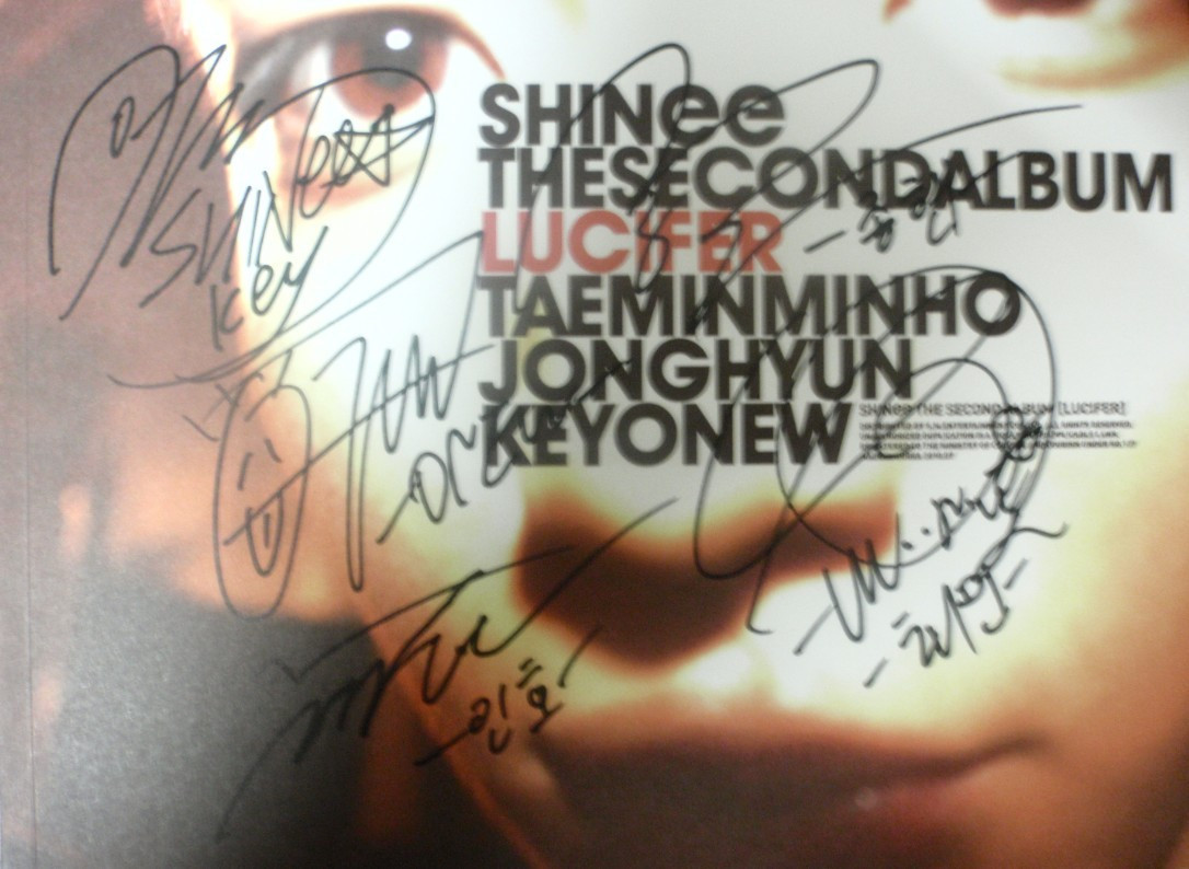 SHINee Õý¹æ¶þ¼ Ç×±ÊÇ©Ãû LUCIFER 2¼ +Ç©ÃûÕÕÆ¬