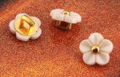 米色花朵衬衫开衫高档纽扣扣子11MM的0.75元1颗（有现货）