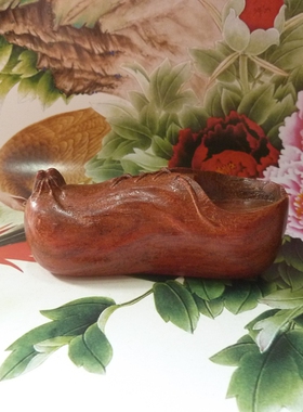2寸红酸枝木雕小摆件手把件:皮鞋苍蝇（有瑕疵）