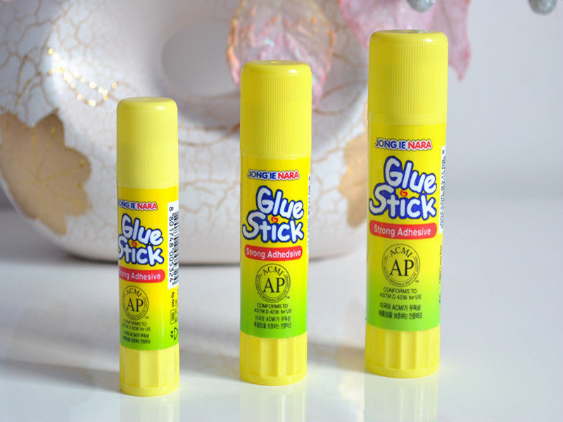 南韩固体胶 原装进口 韩国固体胶棒 8g固体胶水 环保无毒 粘性强