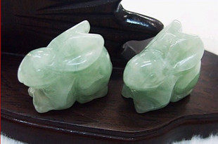 翡翠A货玉十二生肖玉兔 立体玉颈饰