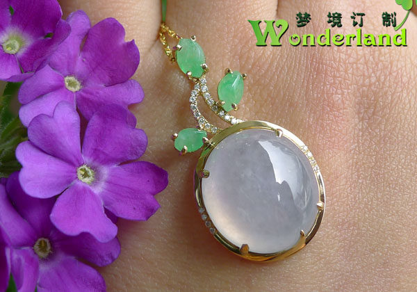 天然A货冰种起荧光翡翠椭圆形蛋面吊坠链18K黄金镶玉钻石现货特