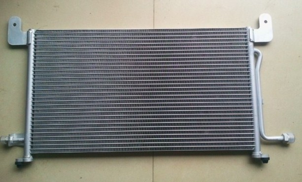 散热网qq6冷凝器总成空调散热器