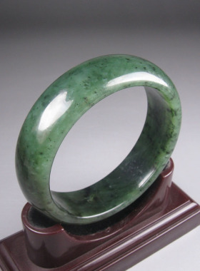 钱塘邮社------和田玉  碧玉 手镯  58mm