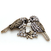 Package mail smiling magpie Korean Crystal rhinestones brooch women fancy brooch pin clasp Korea jewelry