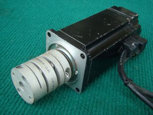 60mm伺服电机200V 日本 550W 06ADA21 YASKAWA 安川SGMAV