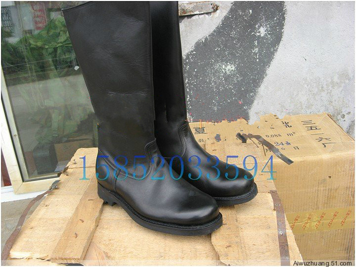 Bottes militaires - Ref 1399270 Image 1