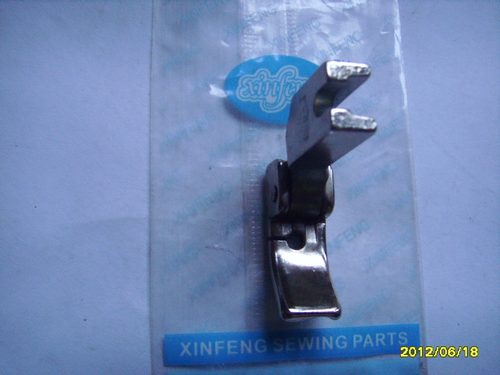 工业缝纫机配件平车嵌线压脚 拉织带压脚 P69RH/LH(槽分左右边）