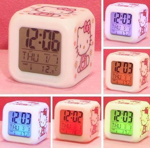 Hello Kitty 七彩钟  KT七彩钟 电子钟 七彩小闹钟 变色钟 温度计