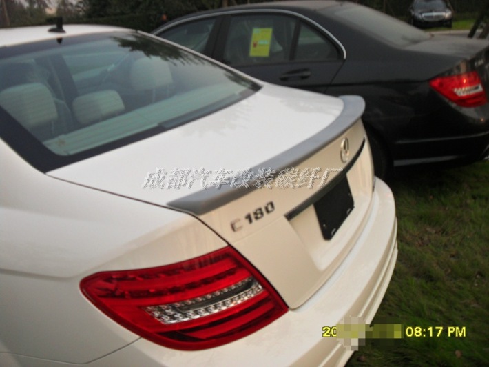 奔驰C级C180C20卧式压尾翼2013年改装款碳纤维顶风翼
