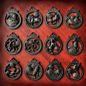 桃木雕刻十二生肖吊坠项坠鼠牛虎兔龙蛇马羊猴鸡狗猪 红绳饰品