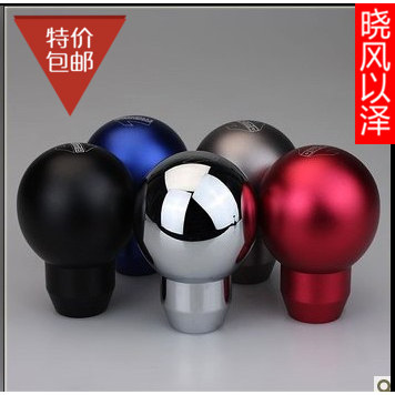 尺寸长约7.8CM，宽约5.8CM。手动档倒档的时候不下压，或者上提，就能安装此排挡头。自动档不带按钮，就能安装。