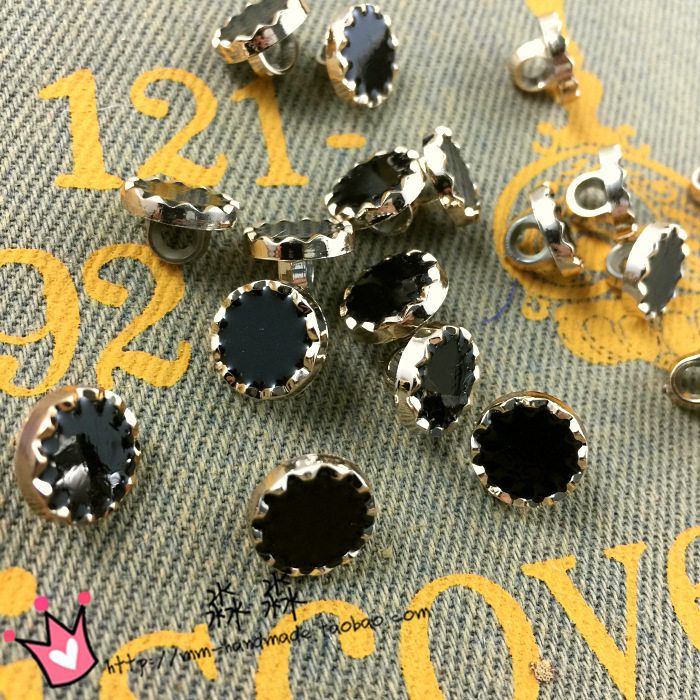 手工批发辅料 闪亮金色圆形黑色面纽扣 衬衫装饰可爱单脚钮扣子