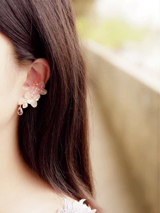 【雨の日】葵子手作 渐变粉 日本进口绣球永生花簇水滴珠软垫耳夹