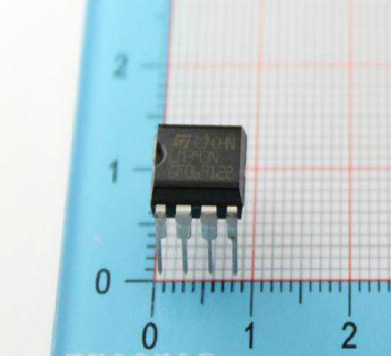 直插 LM393 17393 低功耗电压双比较器 DIP-8