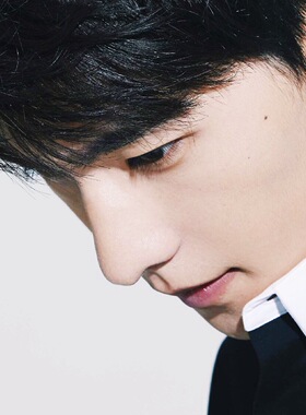 杨洋海报定做明星海报影视明星客厅房间装饰画挂画海报制作N2237A