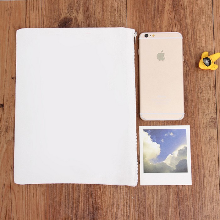 黑白色手绘刺绣收纳化妆包