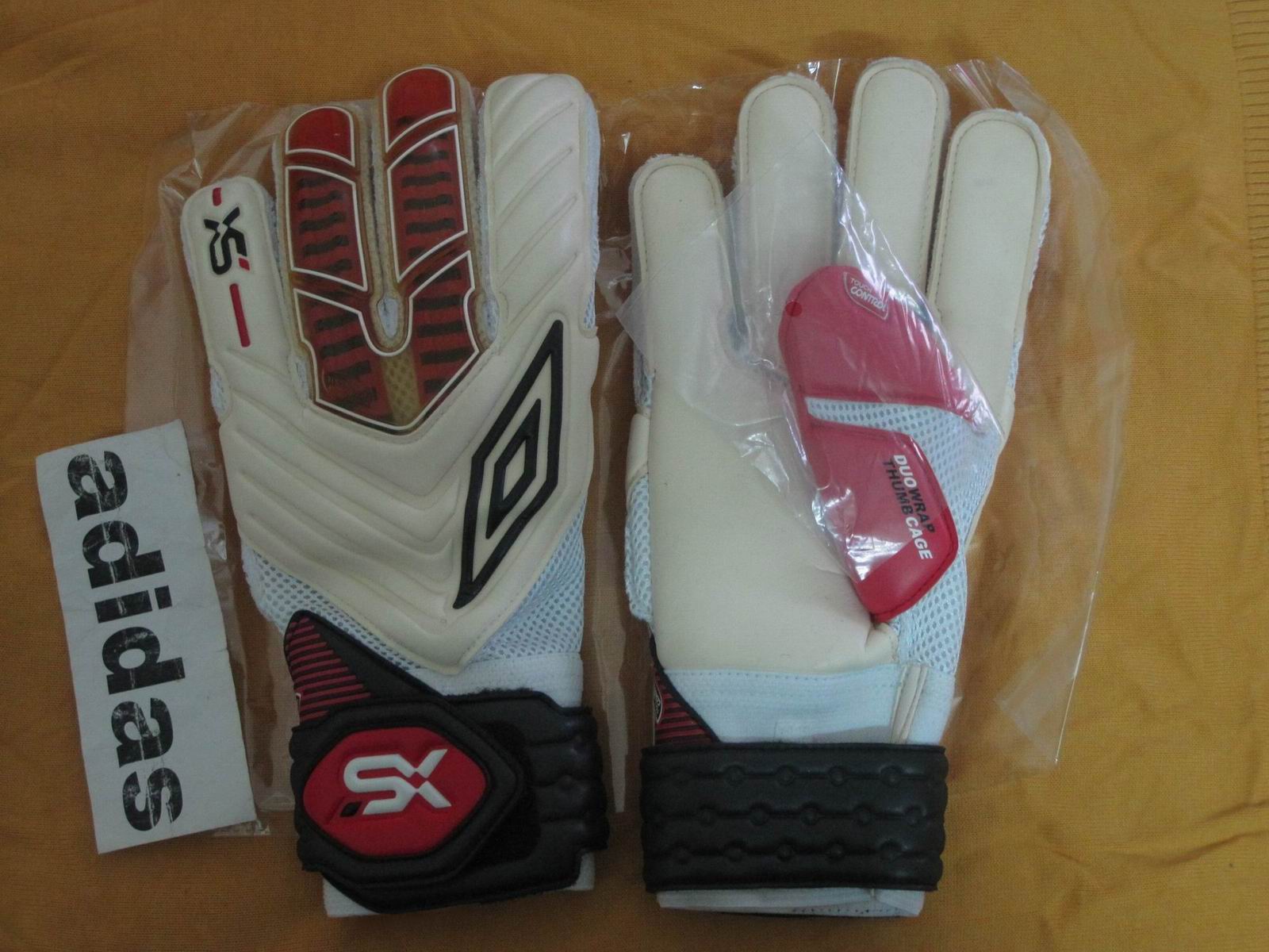 Gants de football UMBRO   - Ref 2590362 Image 1