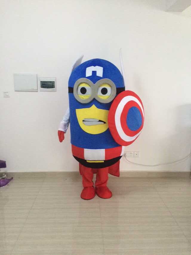 现货卡通行走人偶