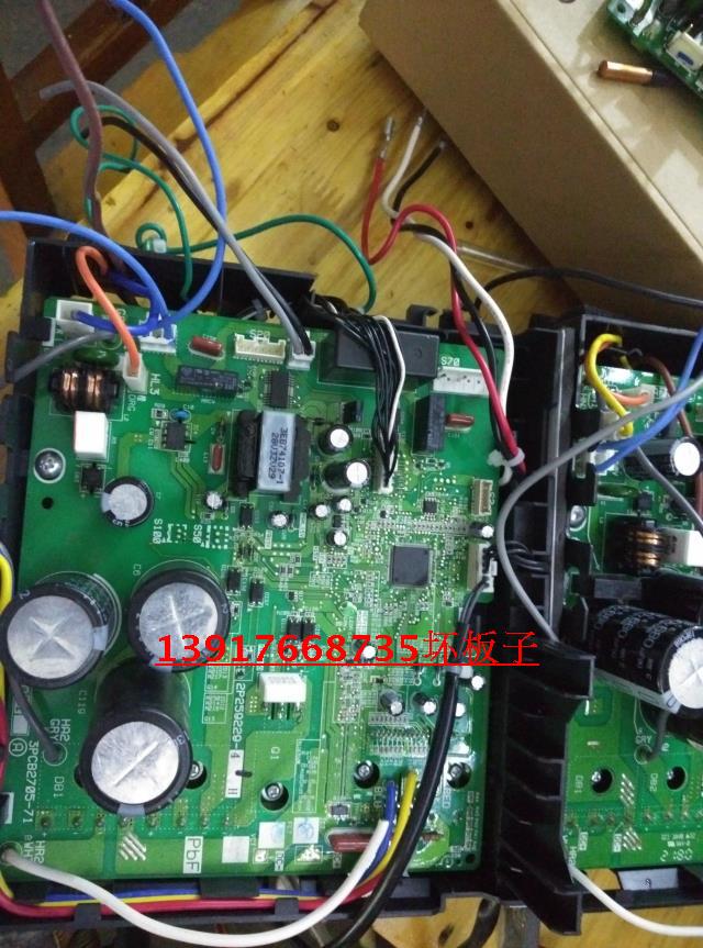 大金空调电脑板；2P259229-4 ;RXA326LC ；原装拆机压缩机漏电；开机模块就坏；压缩机漏电不保修；保修六个月！