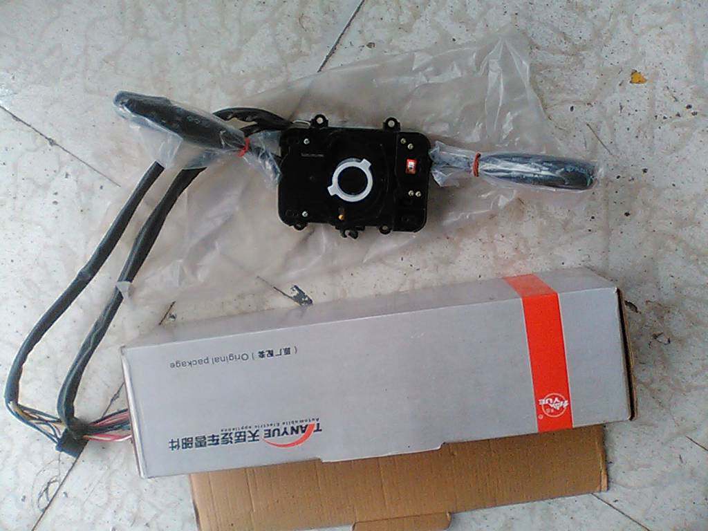 长城赛影 赛铃柴神江铃宝威宝典皮卡组合开关总成 灯光雨刮器开关