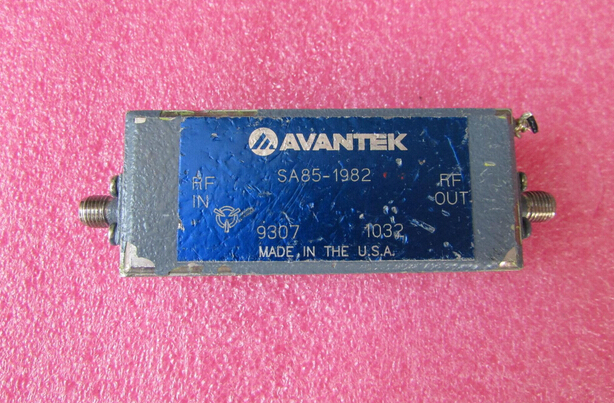 美国Avantek进口 SA85-1982 1.7-8.2GHz 45dB SMA接头低噪声微波功率放大器射频功放质量包好，包能用可提供详细测试图工作频率：1.7-8.2GHz增益:45dB噪声系数：3.0输出功率: 20dBm工作电压：+12V/320mA接头