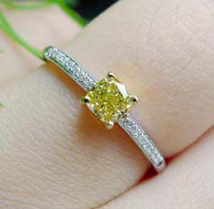 天然公主方形黄钻戒指垫形钻石戒指彩钻戒指婚戒18K金32.7分现货