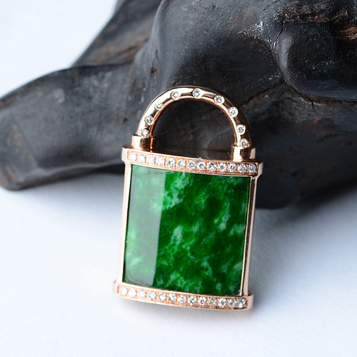 缅甸天然A货翡翠满绿18K玖瑰金镶玉吊坠镶钻挂坠锁女白金百搭项链
