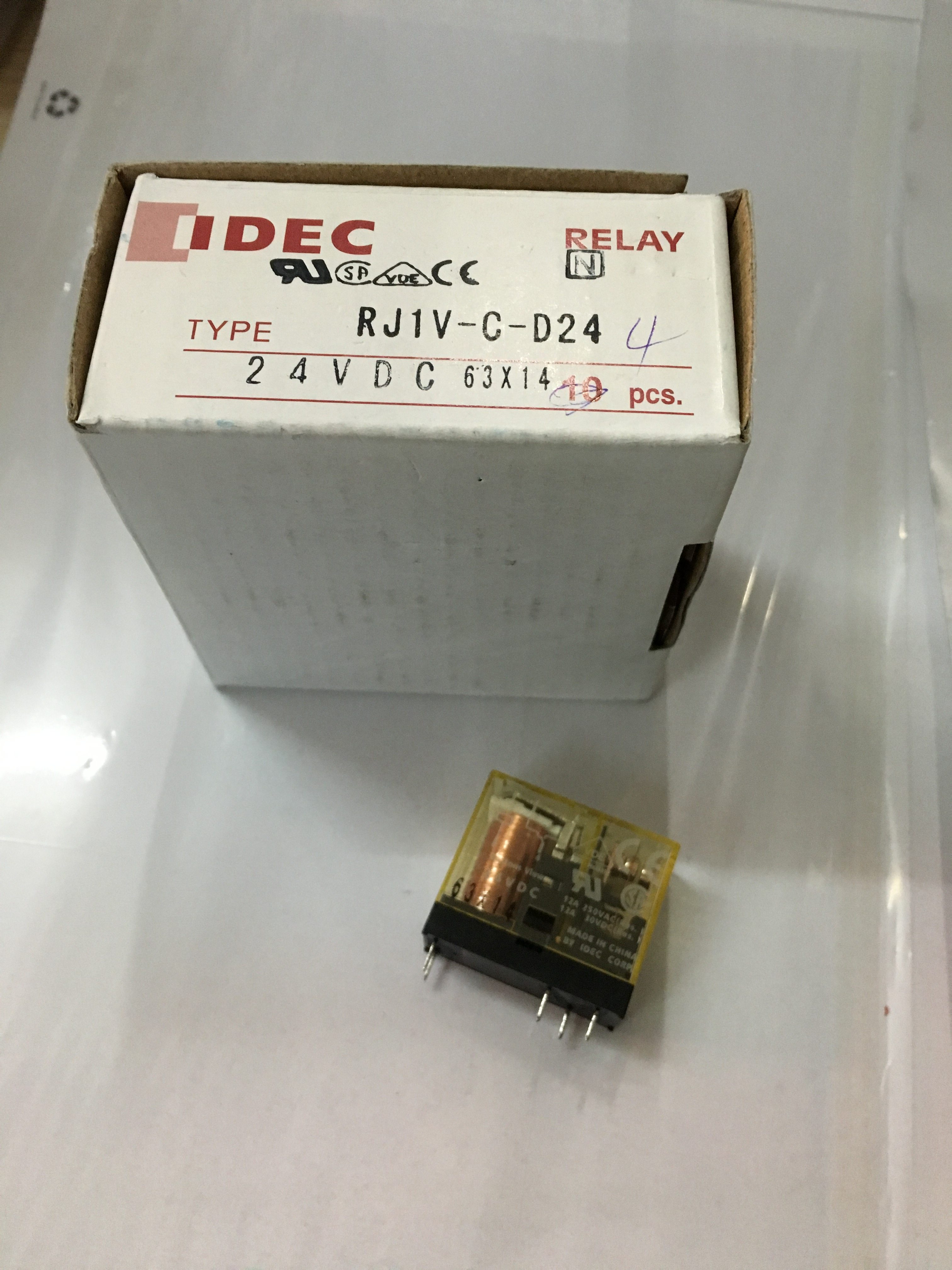 日本和泉  继电器rj1v-c-d24