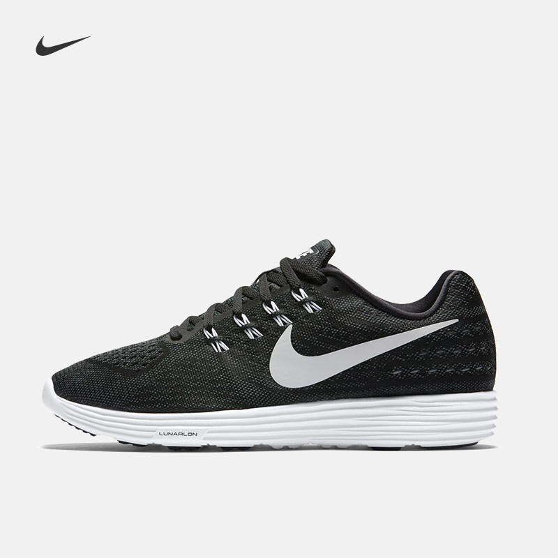 选购一双适合你的NIKE跑鞋吧！
