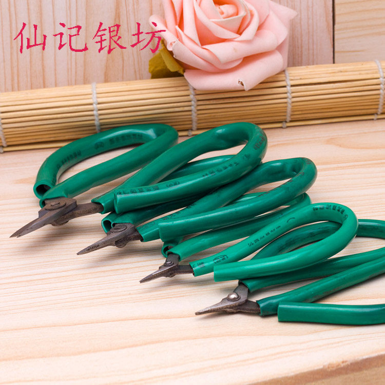 仙記銀坊 短嘴剪刀 短頭剪刀 金銀首飾工具耗材 打金加工工具器材在類目 五金/工具, 手動工具, 其他手動工具, 其它工具中 - 來自Buy2taobao.com提供專業的淘寶代購服務
