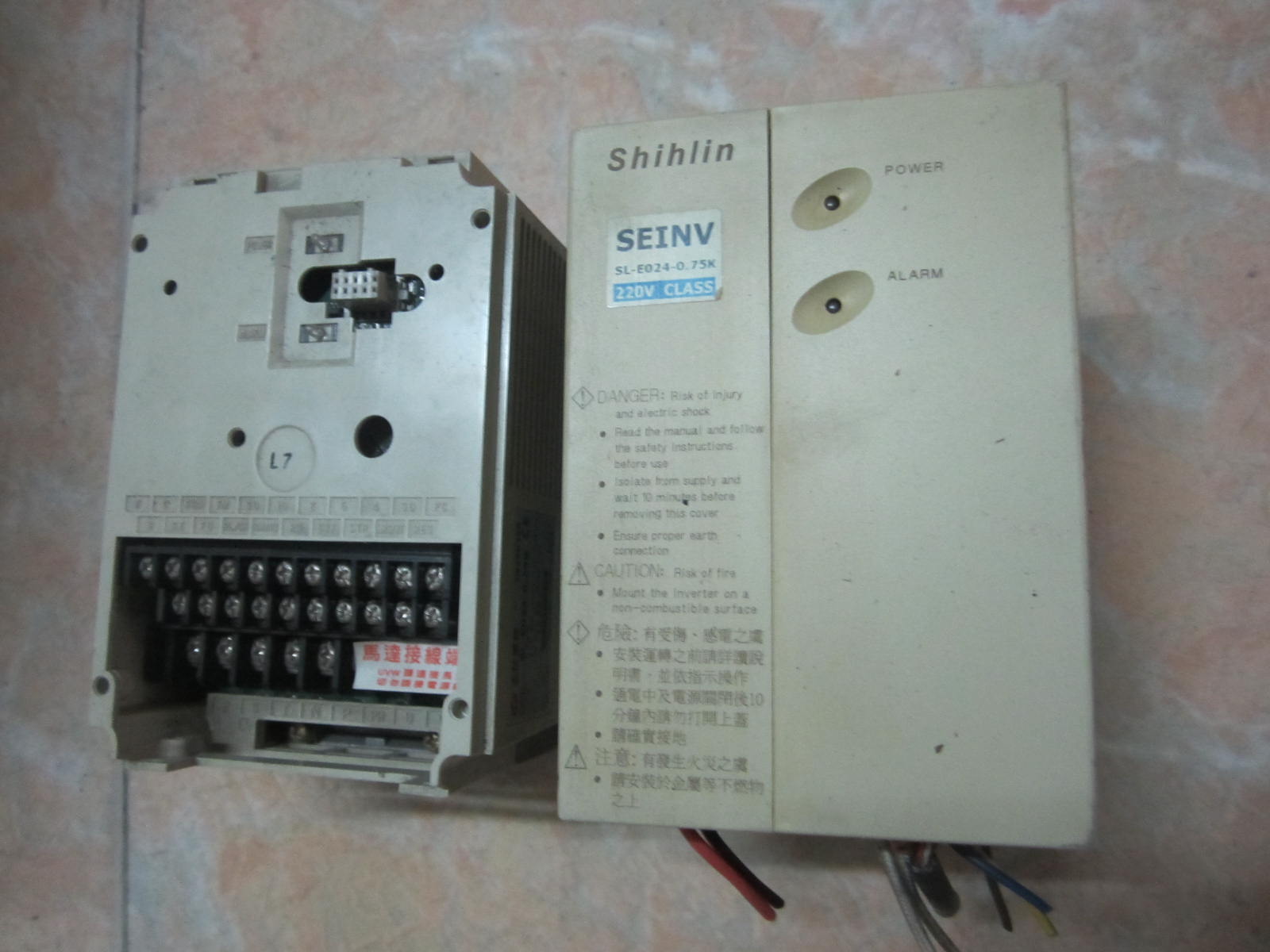 SL-E024-0.75K士林变频器三菱 FR-A024-0.75K 220V 0.75KW现货