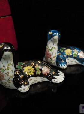 陶瓷动物手绘粉彩摆件