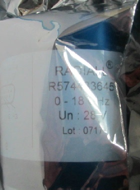 R574433645 全新 Radiall SP6T 18GHz 240W 28V SMA RF 同轴开关